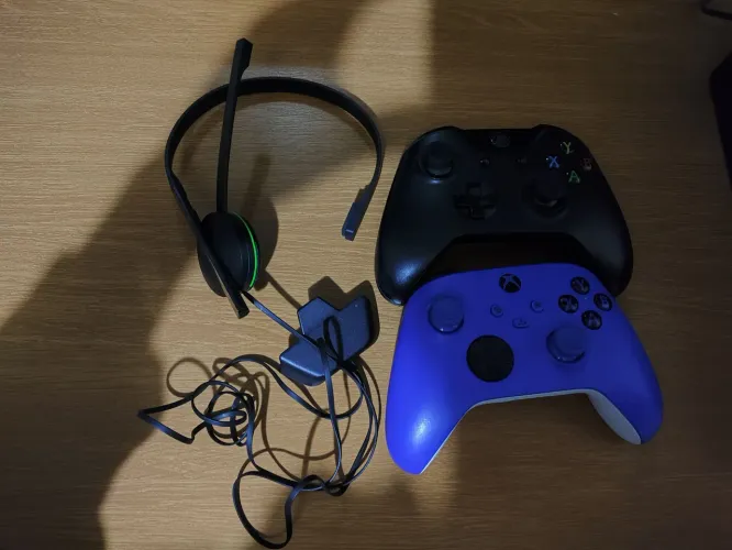 Vende-se Xbox one com jogos e hd externo 1tb