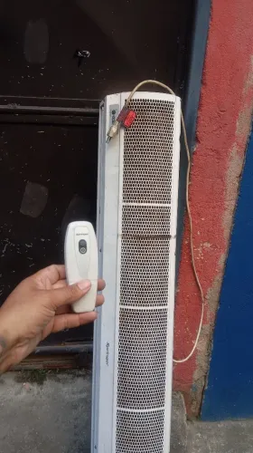 Cortina de ar funcionando perfeitamente (220 voltes)