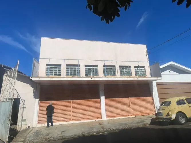Galpão/Depósito/Armazém para aluguel possui 1200 metros quadrados