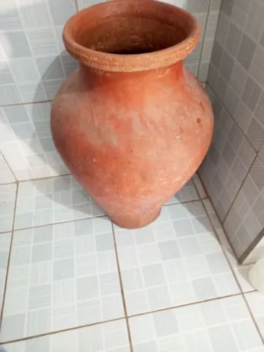 Jarra de barro para água