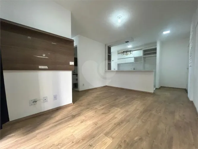 Apartamento à venda com 3 quartos, sendo 1 suíte, no condomínio Easy Life Home Club, Soroc