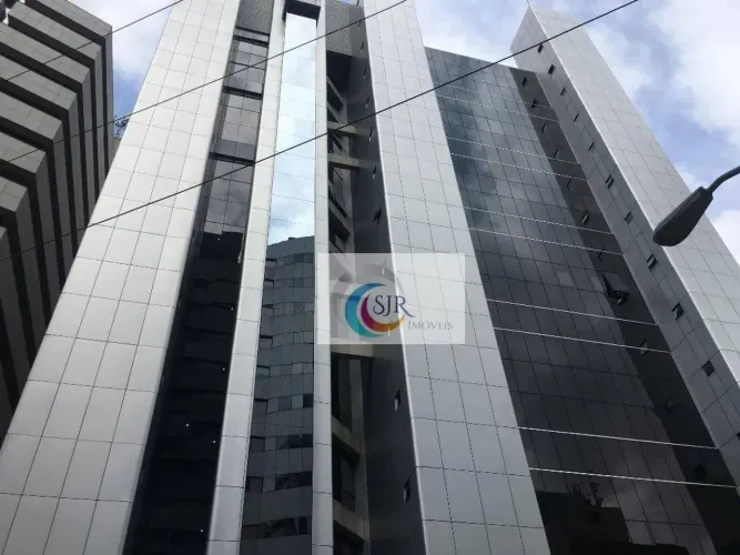 Sala comercial de 446 m² em vão livre com 10 vagas de garagem!!