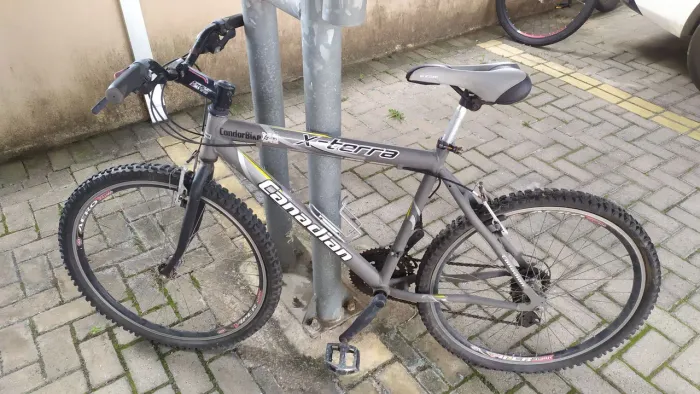 Bike Canadian, Aero 900, quadro de alumínio, pedal de alumínio, roda de alumínio.