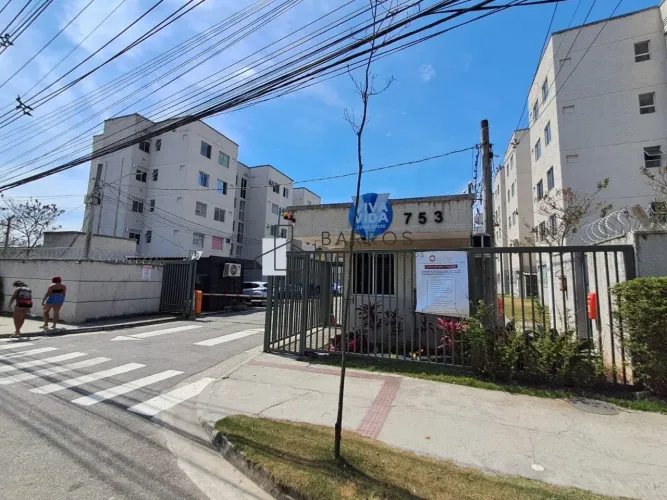 Ótima oportunidade de locação na Estrada da Pedra, Santa Cruz em condomínio com Piscina!