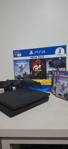 Ps4 Slim 1TB com 2 Controles originais e 3 jogos