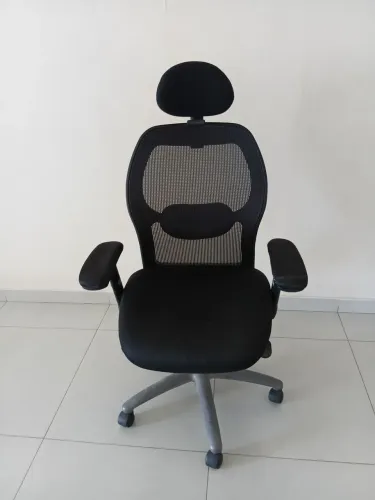 Vende cadeira para escritório ou escrivaninha