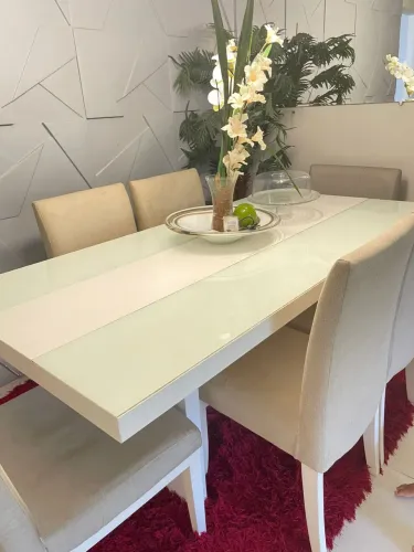 Mesa de jantar com 6 cadeiras