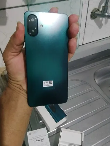 Quero vender um celular e uma geladeira com menos de um ano de uso a geladeira e o ce novo