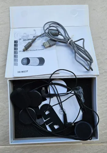 Fones de ouvido comunicadores entre motociclistas