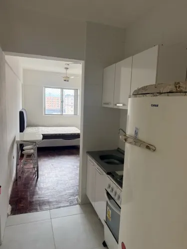 Studo:kitinet anual em Balneário Camboriú