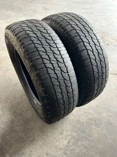 Par de pneu 215/65/16 Michelin ltx force