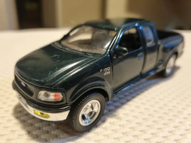 Miniatura Ford F-150 Flareside 1997 1/38 Coleção