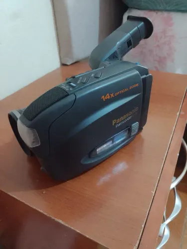 Filmadora Panasonic Palcorder colorida sem teste