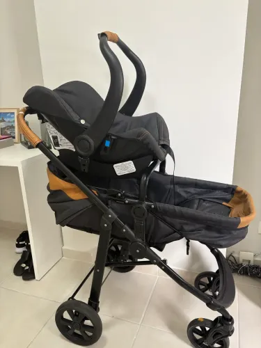 carrinho de bebê usado bem conservado