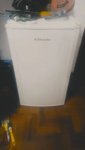 Frigobar Electrolux 120L