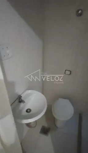 Kitnet/Conjugado - / Residencial / Centro