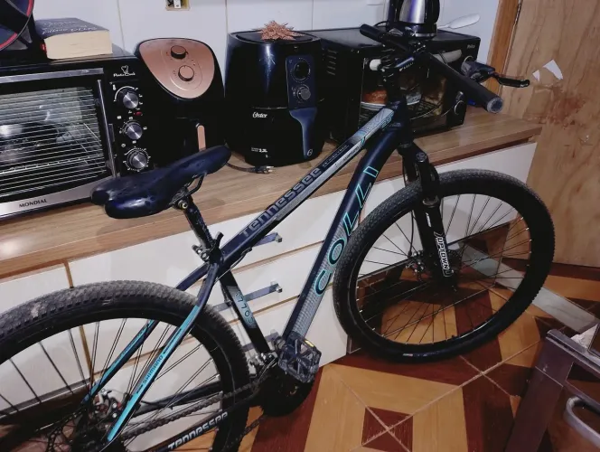 BICICLETA COLLI TENNESSEE ARO 29! Vendo ou troco em um celular+volta em dinheiro.
