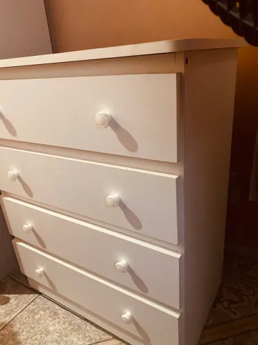 Cômoda 4 gavetas