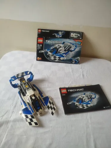 LEGO Technic 42045 - Hydroplane Racer (Usado em Excelente Estado)