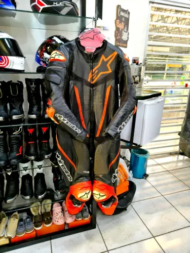 Macacão alpinestars 56 Eur fusion ( um dos mais seguros da categoria )