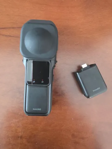 Câmera insta 360 One RS 1inch