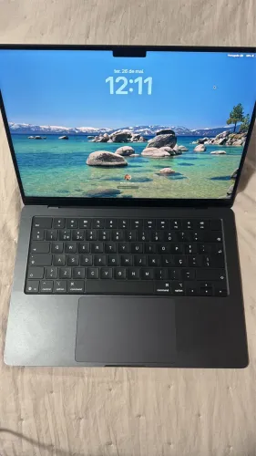 Macbook Pro M5 IMACULADO