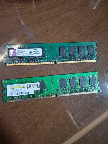 Kit Memória RAM 4GB DDR2 667MHz (2 Pentes de 2GB)