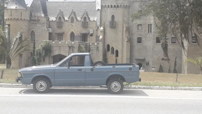 Ford Pampa 4X4 Jeep GL / L 1.6 (álcool) 1986
