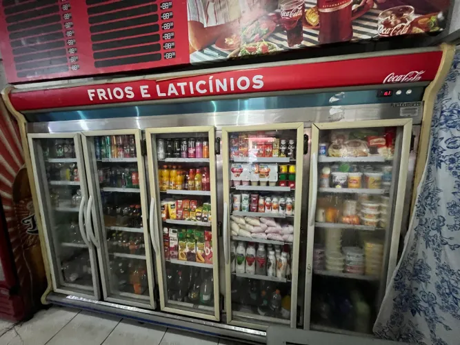 Expositor Refrigerado Gelopar 5 Portas - Frio e Laticínios