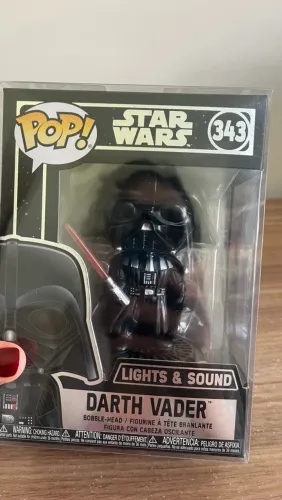 Funko Pop Star Wars Darth Vader Luz e Som