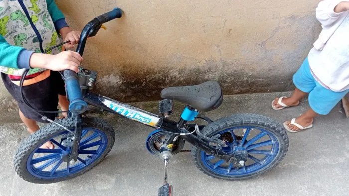 Bicicleta infantil menino