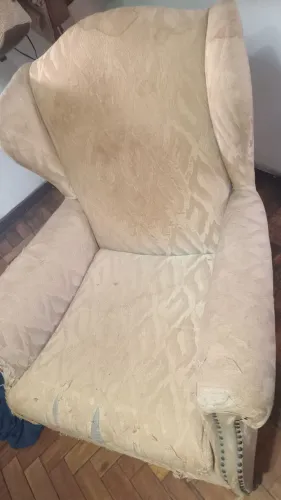 2 sofa com madeira maciça antigo precisando reforma