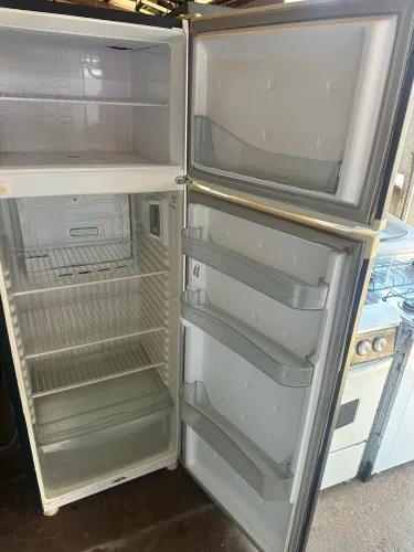 Vendo geladeira consul