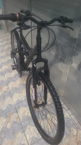 Bicicleta Aro 26 com suspensão 