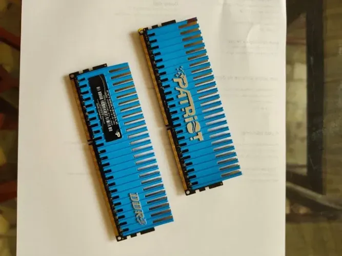 2 Memórias Patriot 2gb / 1333mhz - 4gb (ddr3)