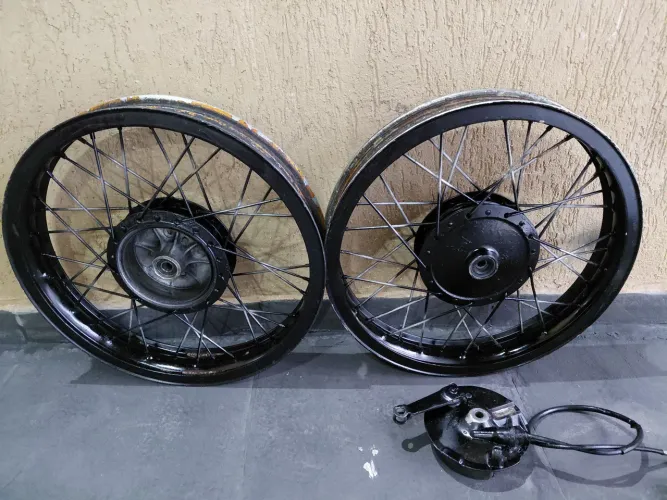 Rodas ybr 125 R$ 99 o par ou R$ 60 cada