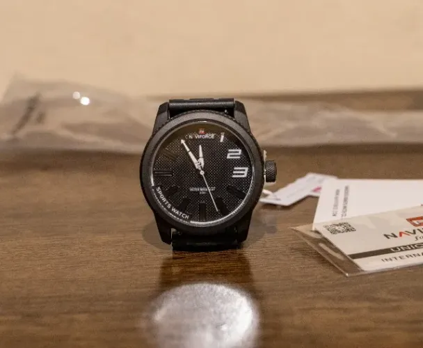 Relógio Naviforce NF9202T - Preto 46mm
