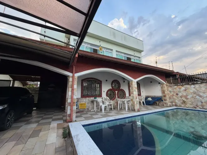 Casa a Venda 5 quartos piscina no bairro Nova Peruibe em Peruibe, no litoral sul de São Pa