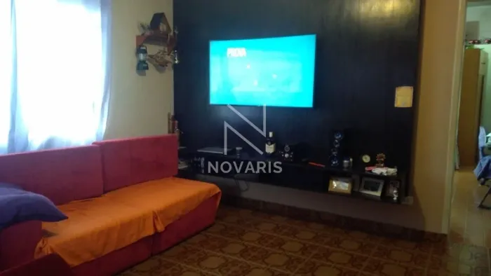 Chácara com casa térrea de 122m² útil em área de terreno de 1005m² total