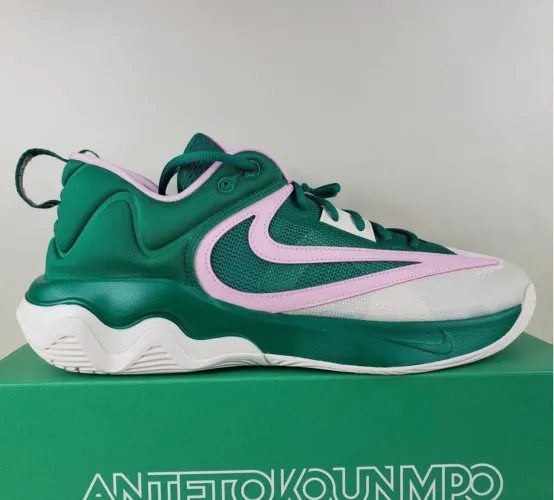 Giannis Immortality 3 (verde c rosa)