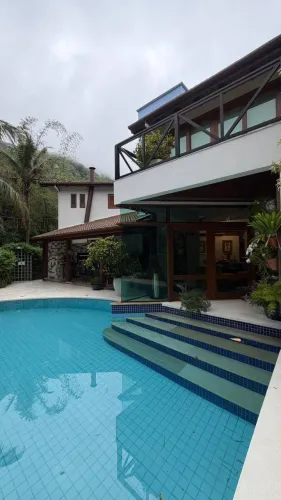 Casa à Venda na Praia de Toque Toque Pequeno em condomínio fechado