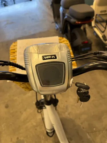 BICICLETA ELÉTRICA LEV E-BIKE SEMINOVA