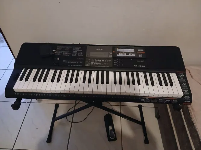 Teclado CASIO CT-X800 - Semi novo