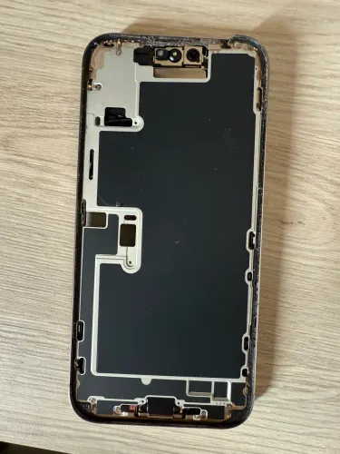 Carcaça de iPhone para retirada de peças.