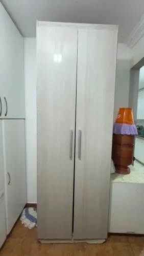 Armário multiuso gigante