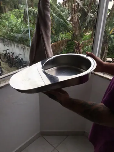 Comadre em aço inoxidável NUNCA USADA
