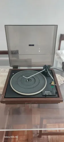 Toca discos ,vintage, Gradiente automática, com capsula Garrard S-95