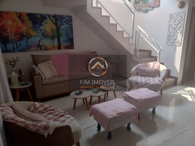 Casa em Serra Grande, Niterói: 2 Suítes, 92m² por R$500k