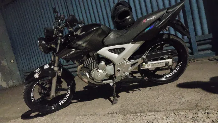 CBX250 Twister 2003