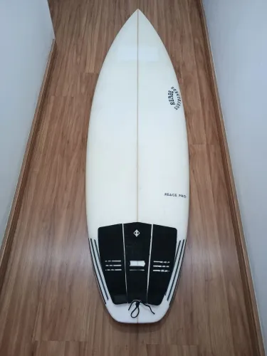Prancha reage surfboards 5'9 19' 2 5/16 27.6l EPS EPOXY